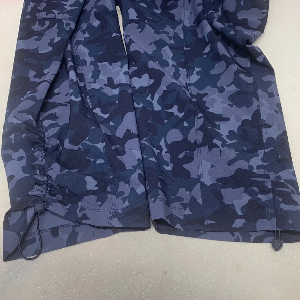 Livi Active Lane Bryant Blue Camo Cargo Capri Joggers  18/20 Stretch Bungee Hem